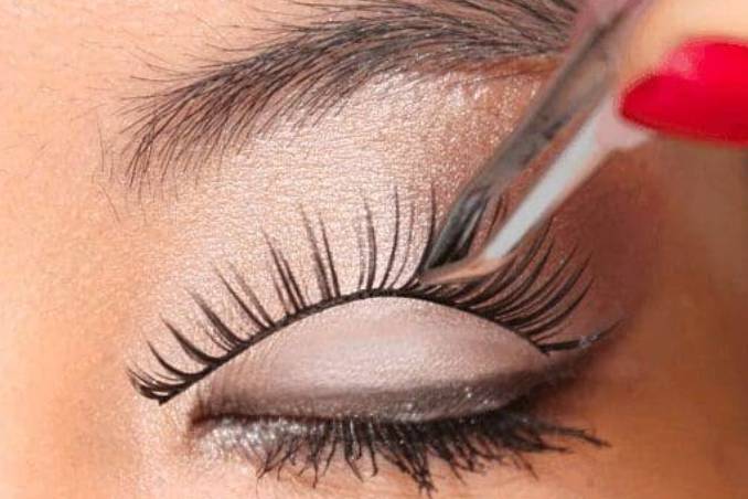Our Strip Lash Application
