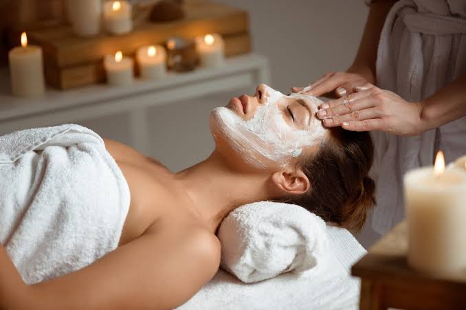 3 Reasons to Schedule a Regular Spa Day for Your Skin